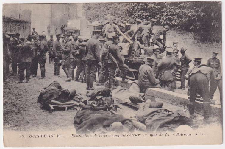 CPA 02 Soissons - Evacuation de blessés anglais - non circulée 