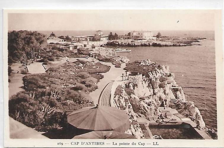 CPA - CAP D'ANTIBES - La Pointe du Cap.