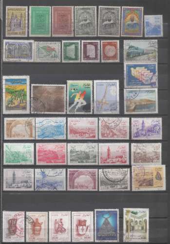 LOT 222022 ALGERIE   TOUS DIFFERENTS VOIR 2 SCANS