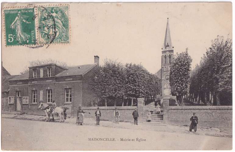 CPA 60 Maisoncelle - Mairie et église - circulée