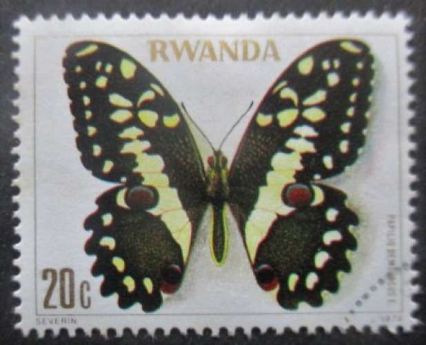 RWANDA N°868 Papillon oblitéré