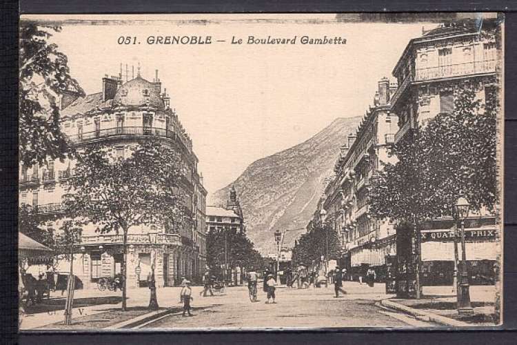 FRANCE CPA  CARTE POSTALE 38 ISERE GRENOBLELE  BOULEVARD GAMBETTA 