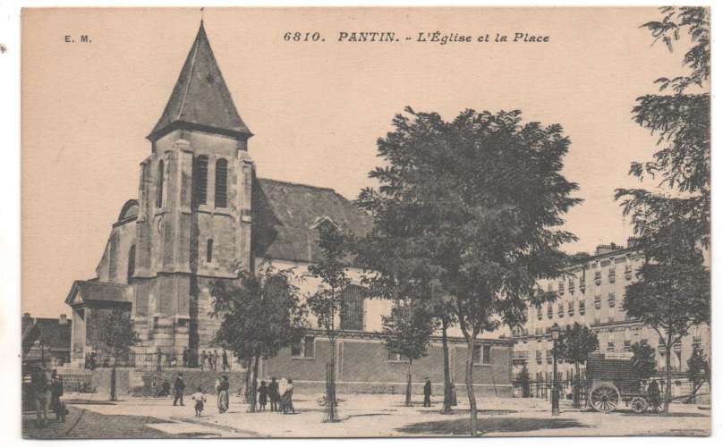 cpa 93 Pantin L'Eglise et la Place 