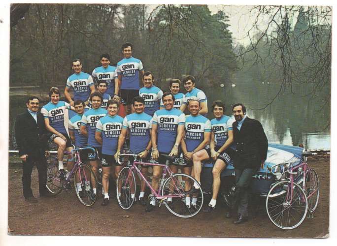 Carte non postale L'Equipe Gan-mercier (Guimard , Poulidor....)