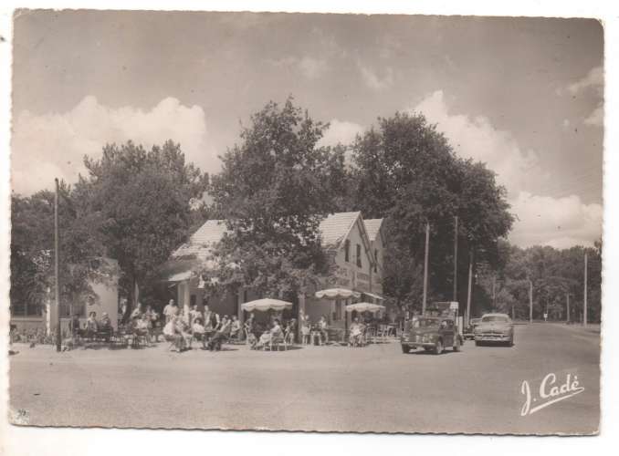 cpsm 44 Saint-Brévin l'Océan Les Rochelets ( automobiles ; 4cv ..)