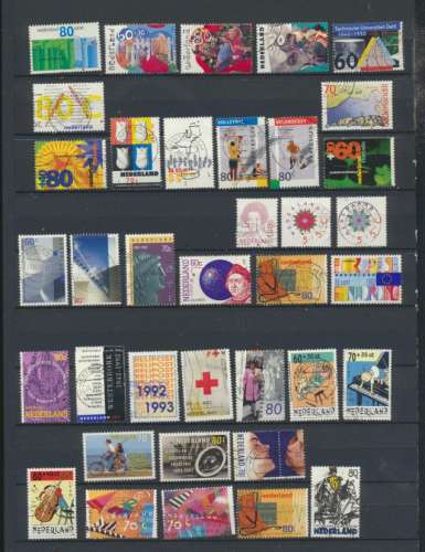 Pays-Bas  284 timbres modernes