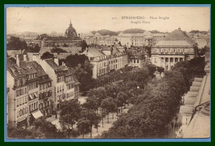 CPA Strasbourg Place Broglie voy. (manque TP)