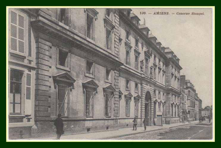 CPA (80) AMIENS Caserne Stengel, non écrite TB 