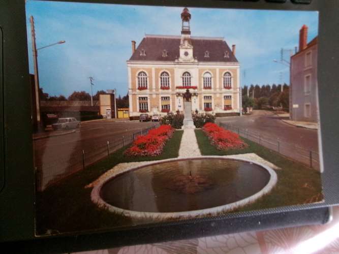 BELLE CPM DE CHATILLON-COLIGNY...L'HOTEL DE VILLE