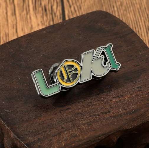 Pin's Neuf Pins - Dieu Loki Super-Héros 