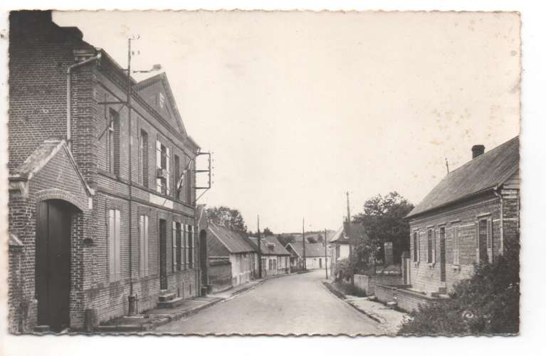 cpsm 80 Bray-sur-Somme La Gendarmerie