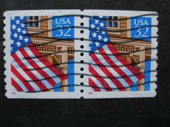 USA 1995- drapeau US devant un porche ( paire ) - Oblitéré