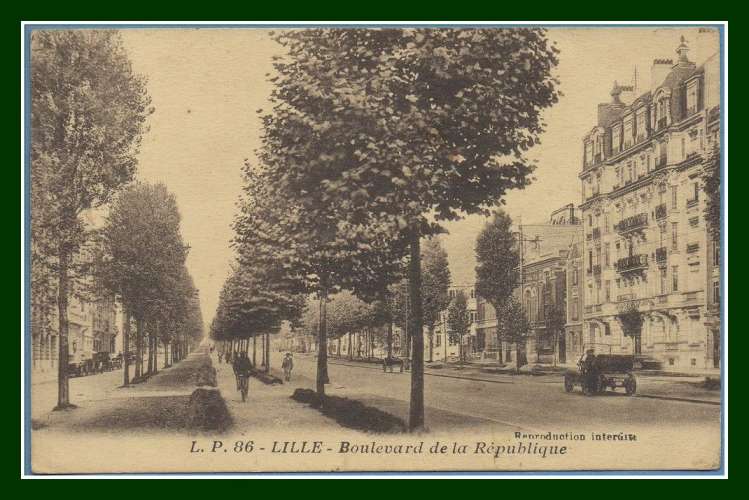 CPA LILLE (59) Boulevard de la République, non écrite, Tacot