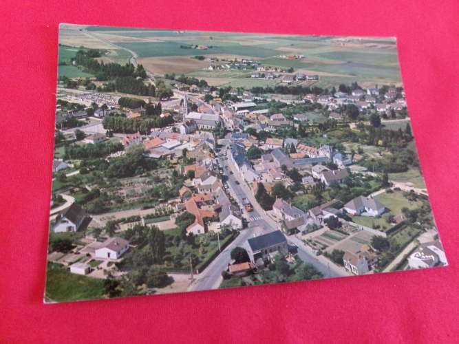 BELLE CARTE ..ST-CYR- EN VAL ...VUE GENERALE AERIENNE