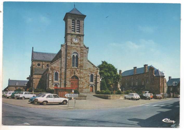 cpm 35 La Boussac L 'Eglise St-Pierre ( automobiles )