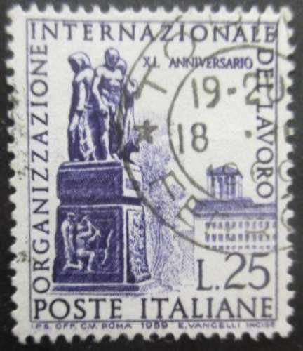 ITALIE N°798 OIT oblitéré 