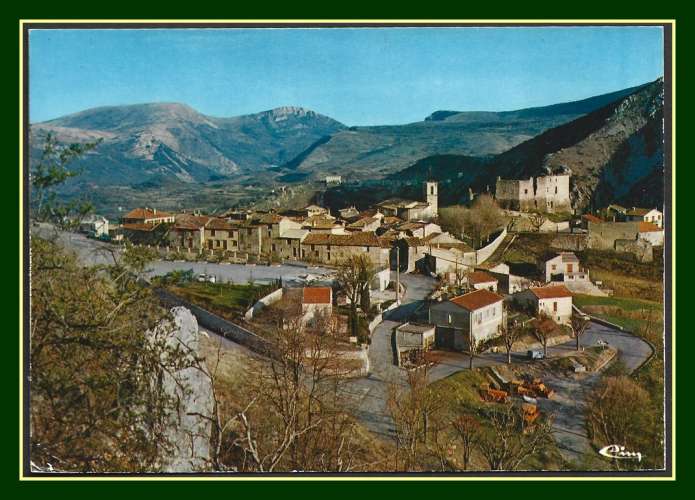 CPM Gréolières (06) vue générale Village, écrite 1983 Ed. Cim