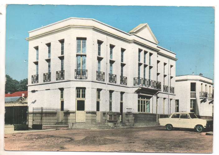 cpm 77  Champs-sur-Marne  La Mairie ( Automobiles)