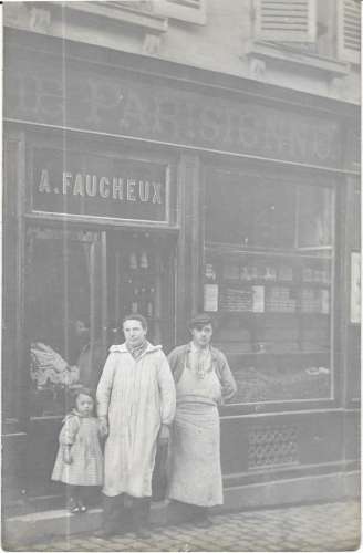 CARTE-PHOTO: épicerie Parisienne - magasin A. Faucheux SAINT LEU