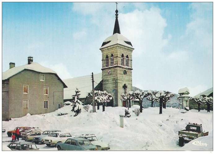 01 Brénod -  place de l'église