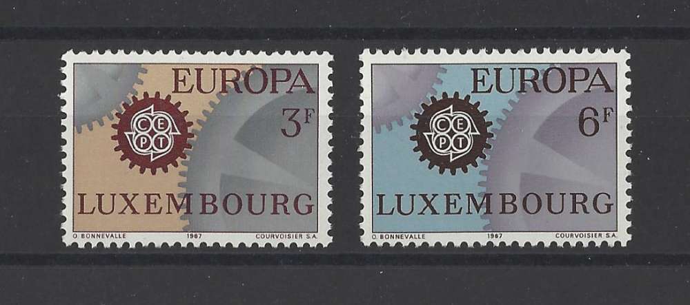 LUXEMBOURG  Y/T   n° 700/701    neuf **   1967