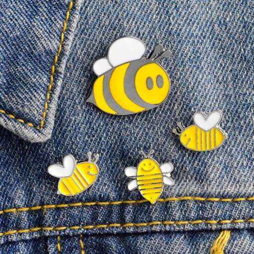 Lot de 4 pin's Neufs Pins - Abeilles