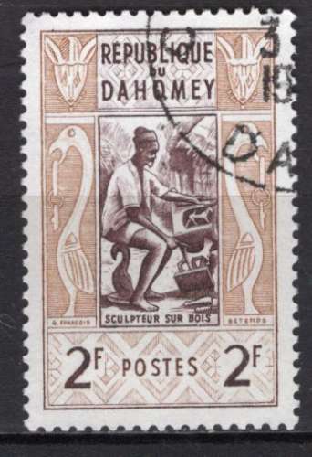 DAHOMEY 1961 SCULPTEUR SUR BOIS  OBLITERE