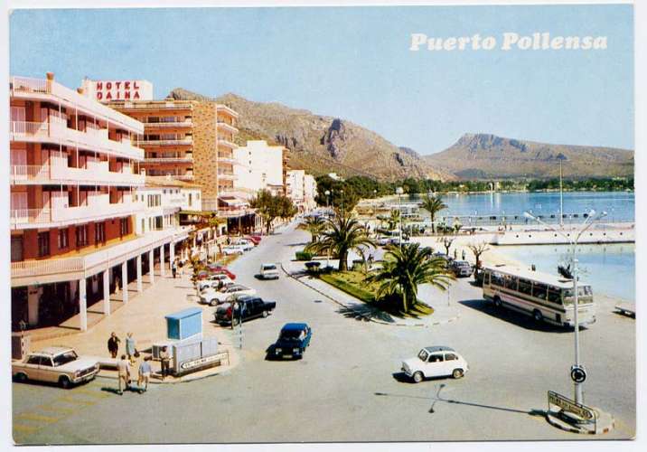 Carte Postale Moderne Espagne - Puerto Pollensa, voitures années 70