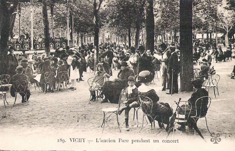 03 - Vichy - L'ancien parc pendant un concert