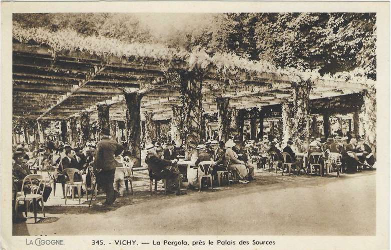 CPA - ALLIER - VICHY, la Pergola, près le Palais de Sources