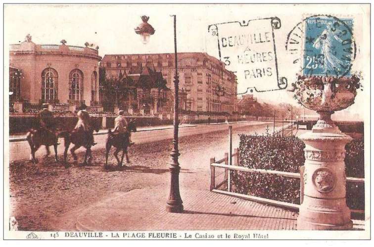  14 - Deauville - La plage fleurie - casino et Royal Hôtel