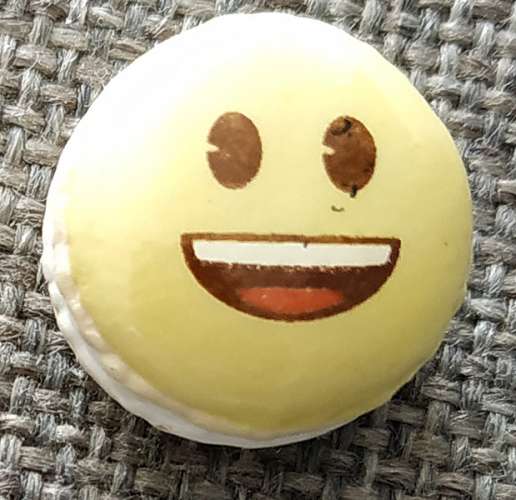 Fève macaron Emoji