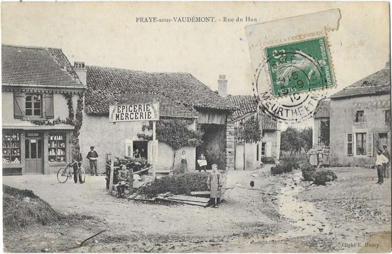 PRAYE sous VAUDEMONT: rue duHan - clic Henry