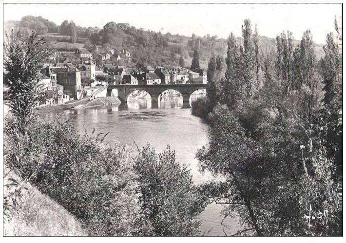 24 - LE BUGUE SUR VEZERE