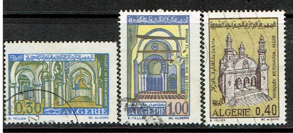 ALGÉRIE 1968/71 - YT 528 529 537 OBLITÉRÉS.