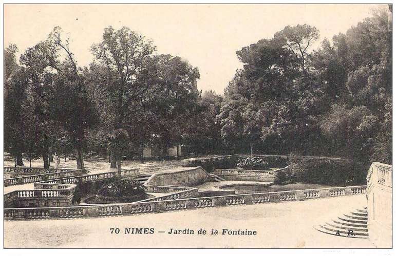 30 - NIMES - JARDIN DE LA FONTAINE 