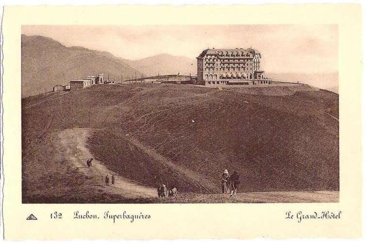 31 - Bagnères-de-Luchon - le grand hôtel