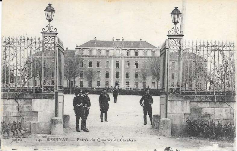 51 - Épernay - l'entrée du quartier de cavalerie