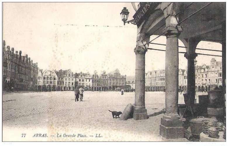 62 - Arras -  la grande place