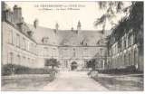 miniature 18 - Chateauneuf sur cher - Le  château - la cour d'honneur